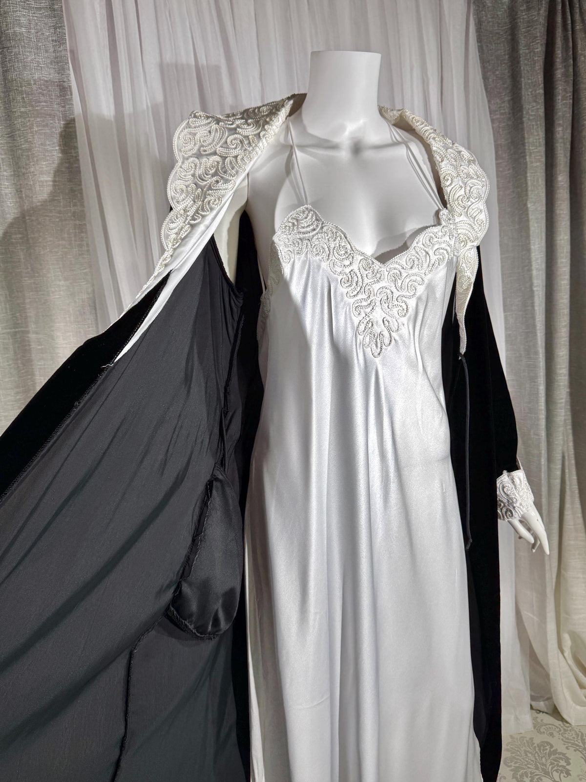 Vintage GEORGETTE TRABOLSI Peignoir Set, 1980s black velvet robe white nightgown lingerie dress set