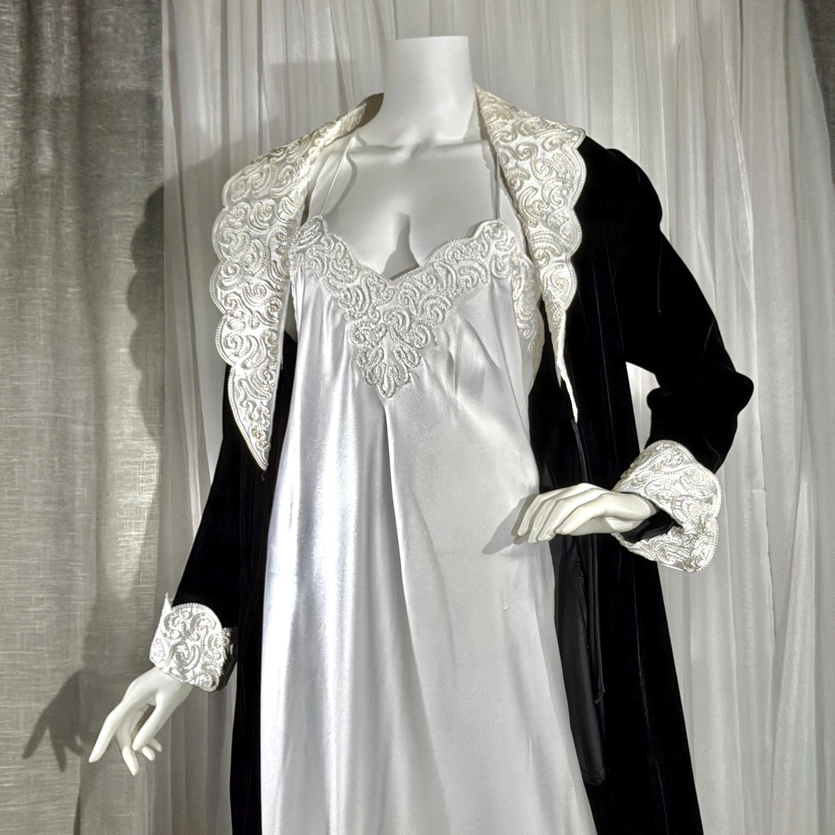 Vintage GEORGETTE TRABOLSI Peignoir Set, 1980s black velvet robe white nightgown lingerie dress set