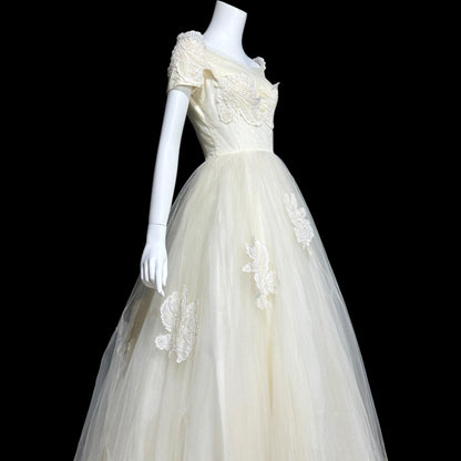 1950s vintage wedding dress, white cupcake tulle and lace full length bridal ball gown