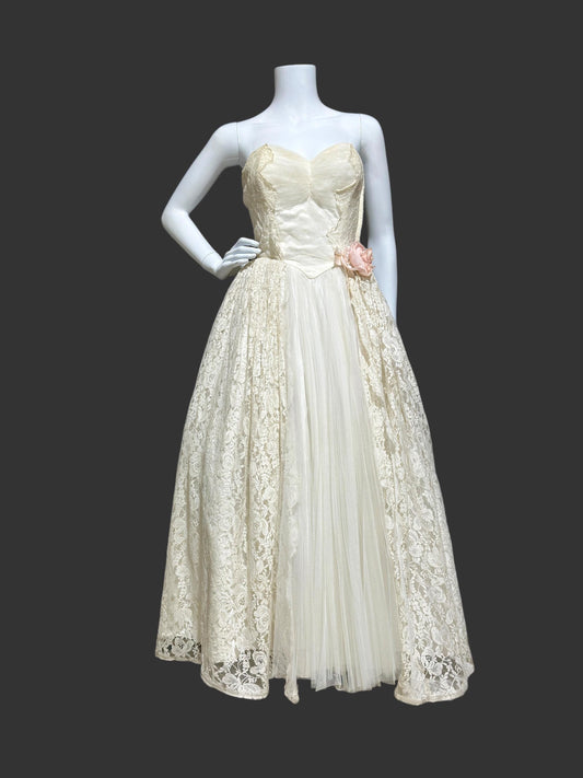 1950s vintage wedding prom dress, ivory off-white lace and tulle cupcake evening gown