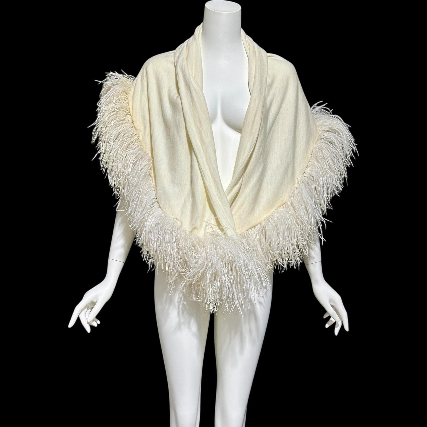 ECHO ORIGINATIONS, Vintage 1930s Ostrich Feather Cape Shawl, Creamy White warm knit evening bridal wedding wrap