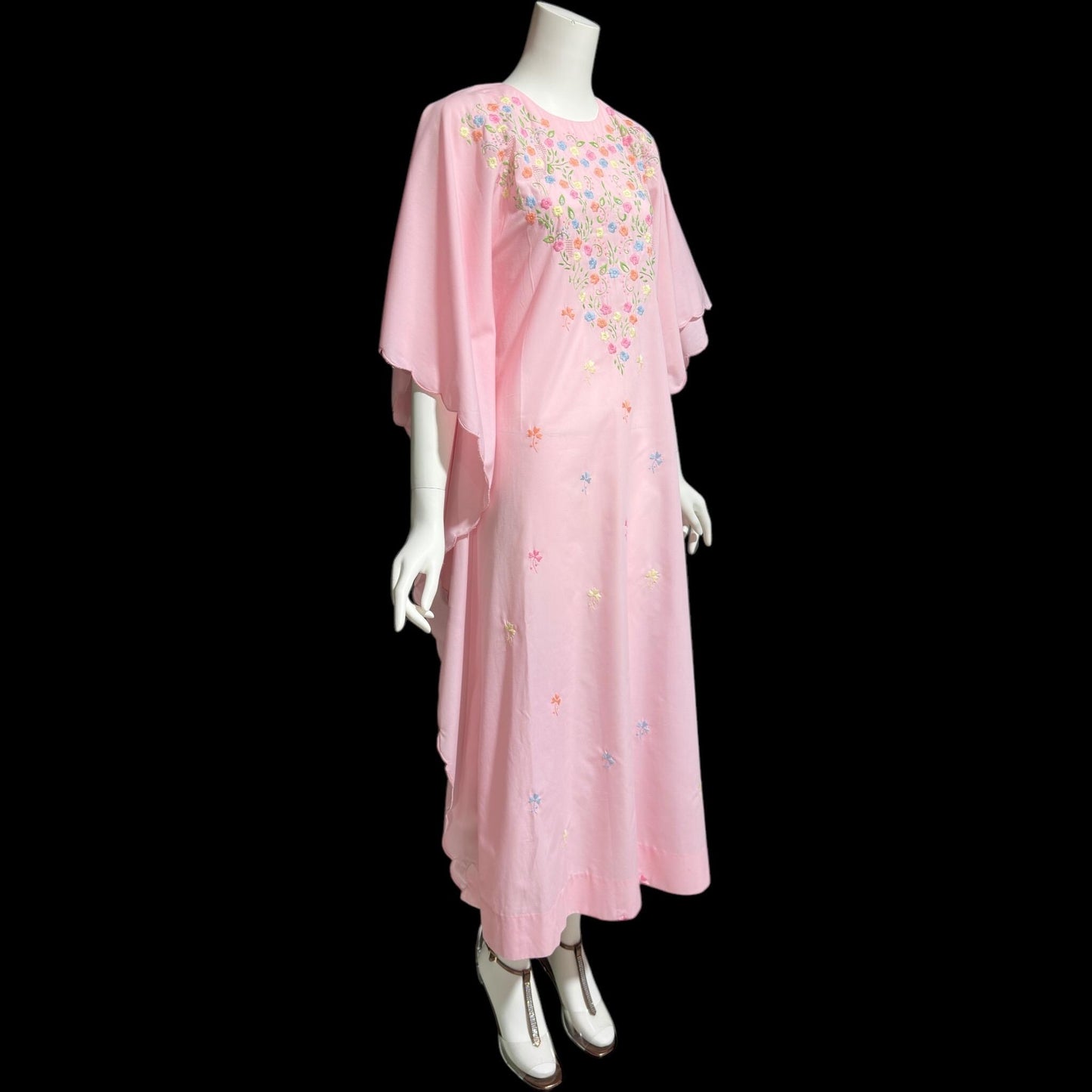 1970s vintage caftan dress, baby pink cotton, embroidered field of flowers, floral and cutwork Kaftan