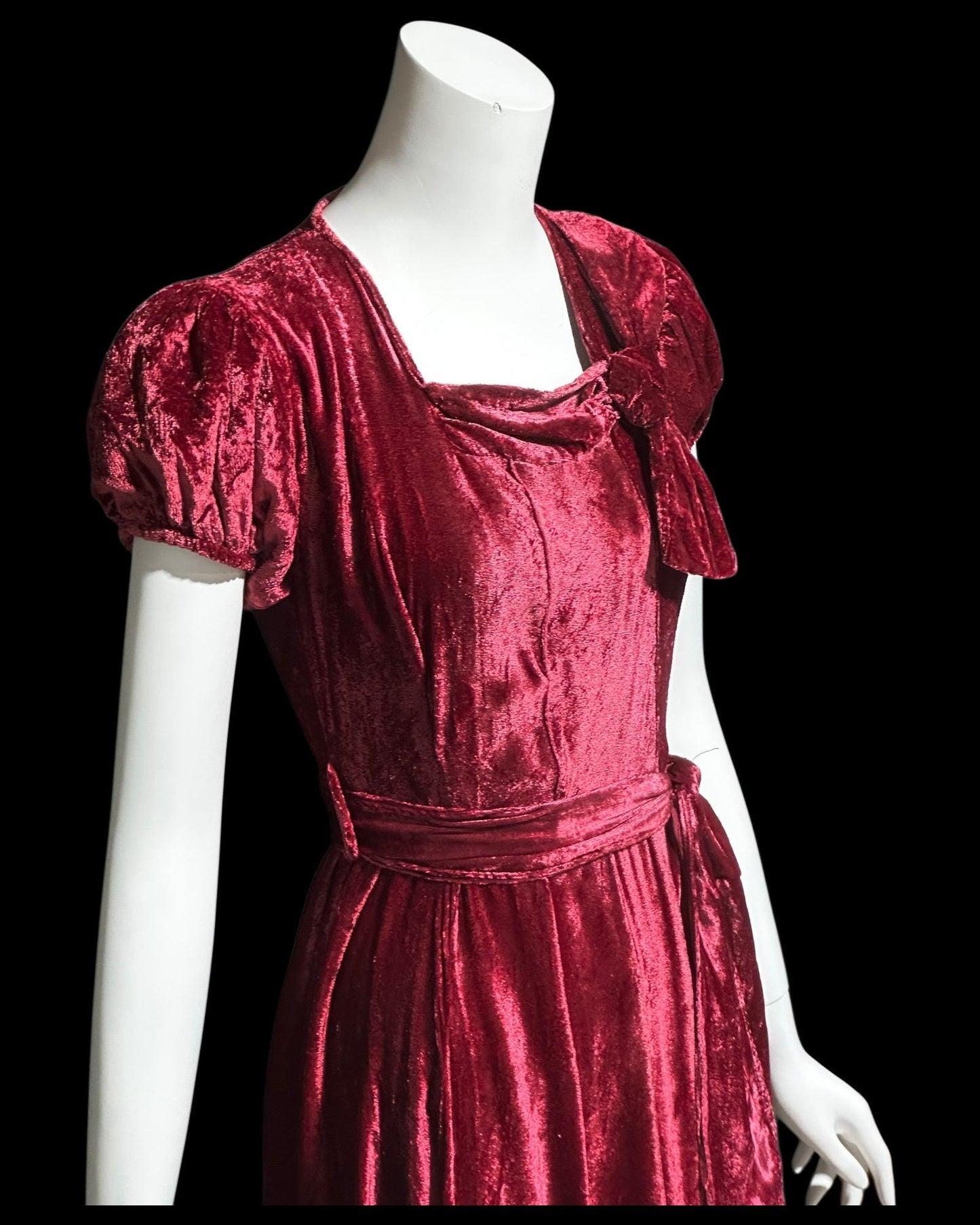 1940s vintage Cranberry red crushed velvet cocktail party dress