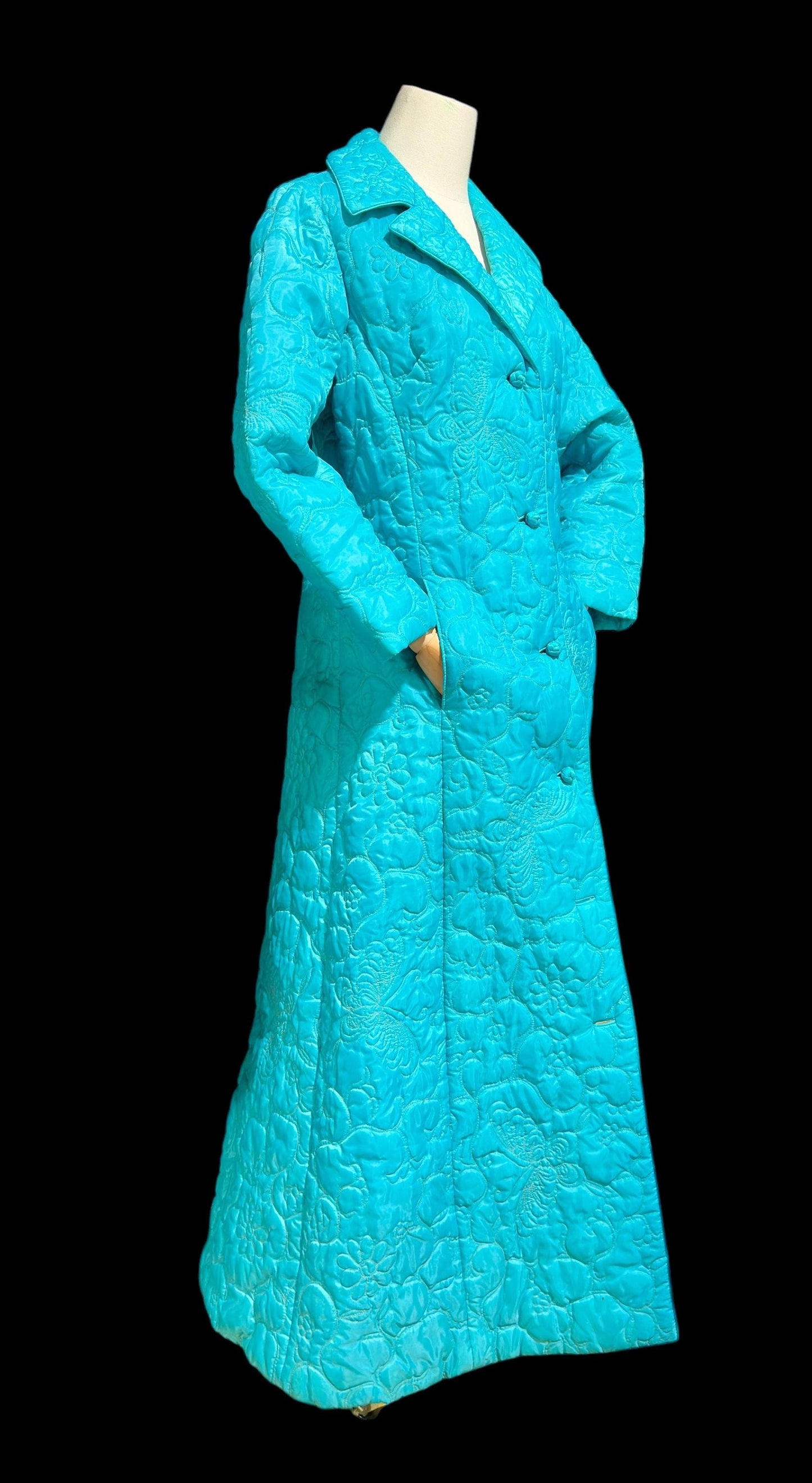 BARBARA LEE Made in Hong Kong, vintage house coat, turquoise blue quilted butterflies button front dressing gown robe