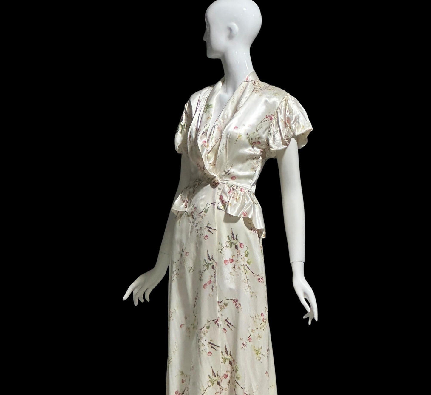 MISS ELAINE vintage 1940s Dressing Gown Robe, Shiny Satin floral Wrap Housecoat Lingerie Dress