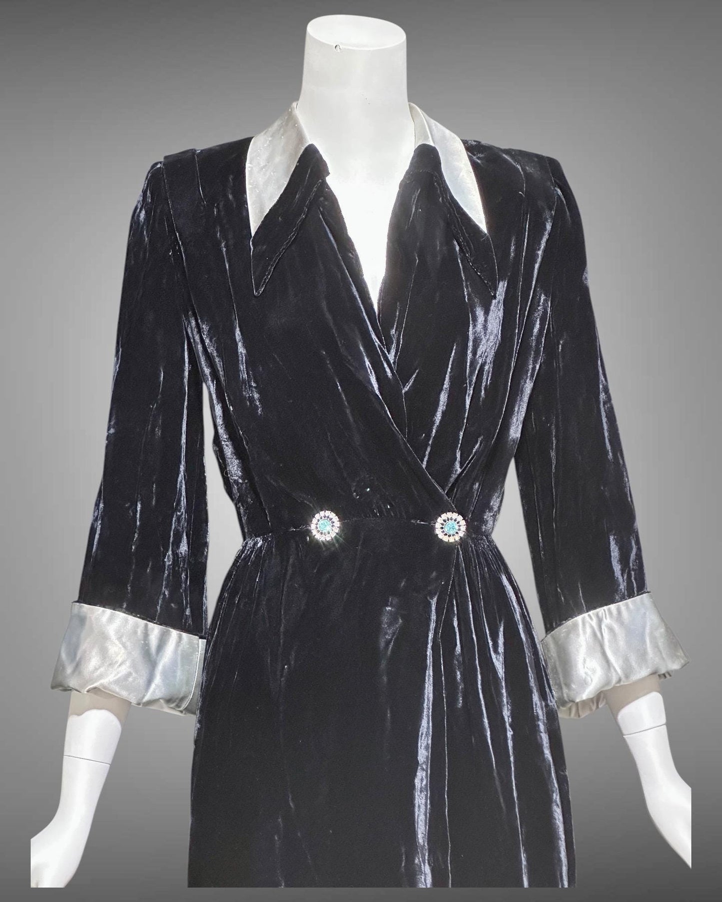 B. Cohen Vintage 1940s dressing gown robe, black velvet house dress, Double breasted