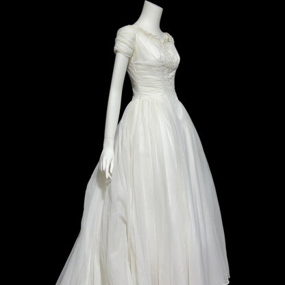 1950s vintage wedding dress, white cupcake chiffon and lace full length bridal ball gown with full skirt and train