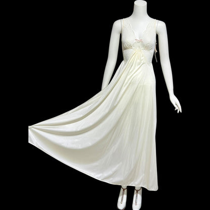 OLGA vintage 1970s nightgown, #92097 Bodysilk Creamy White full sweep night gown dress