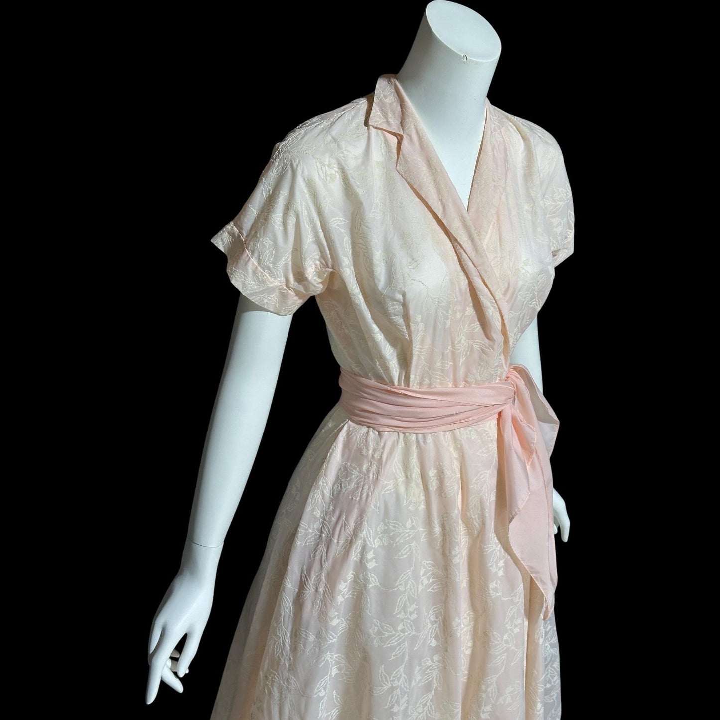 SAKS FIFTH AVENUE vintage 1950s dressing gown house dress, pink flocked floral wrap dress