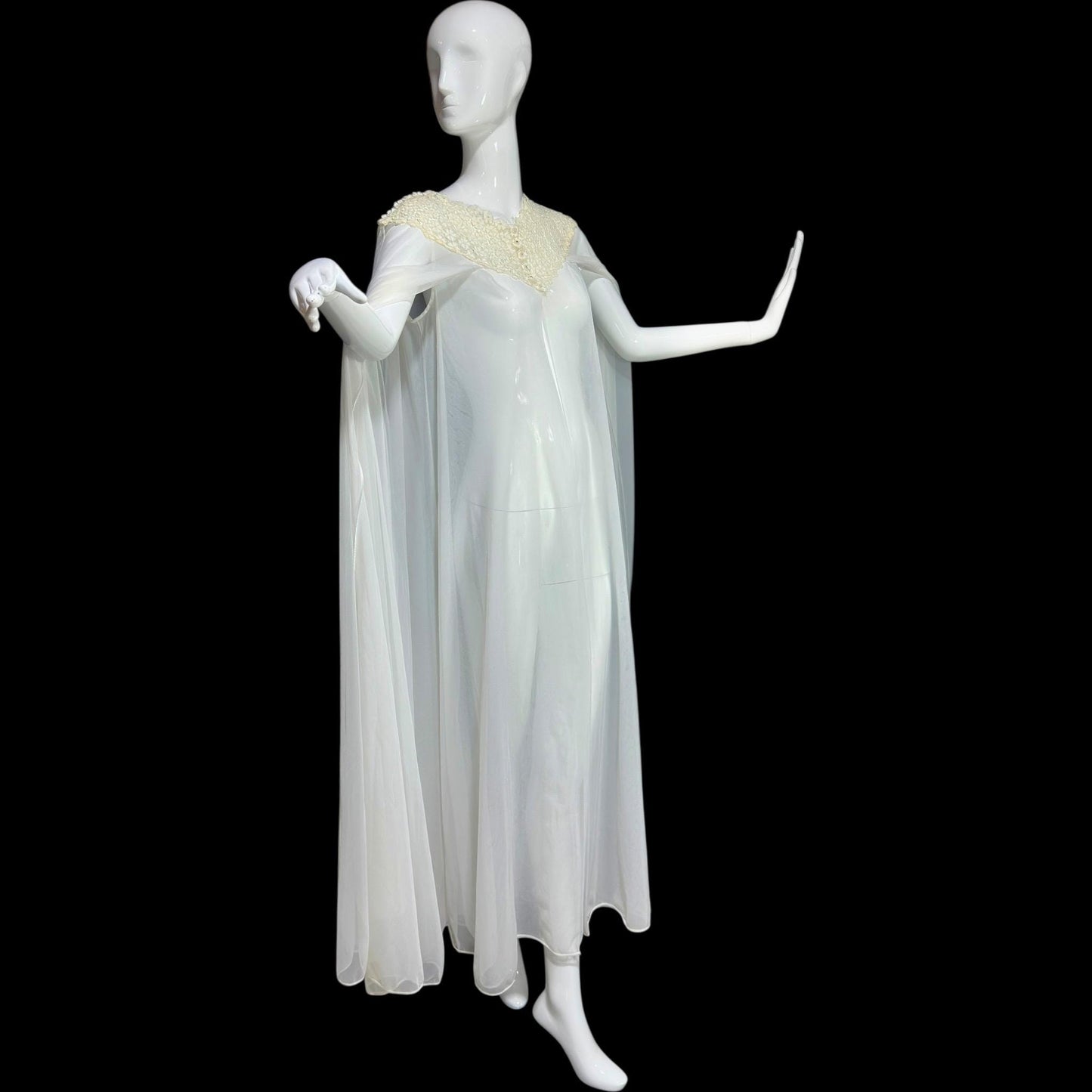 COUTURE INTERNATIONALE by Norman Hartnell, vintage dressing gown, 1960s sheer double chiffon white robe