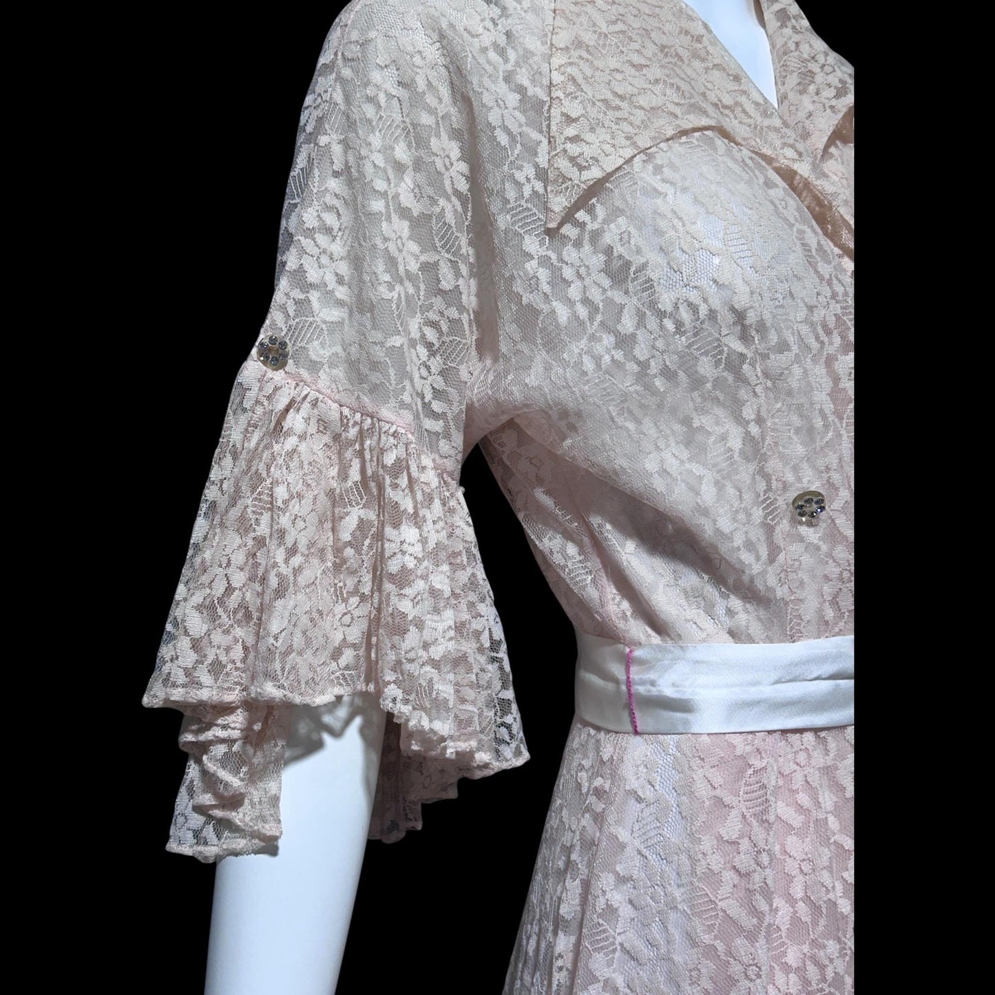 FLOBERT Vintage 1940s dressing gown robe, dusty pink sheer nylon lace wrap front full sweep housecoat hostess dress