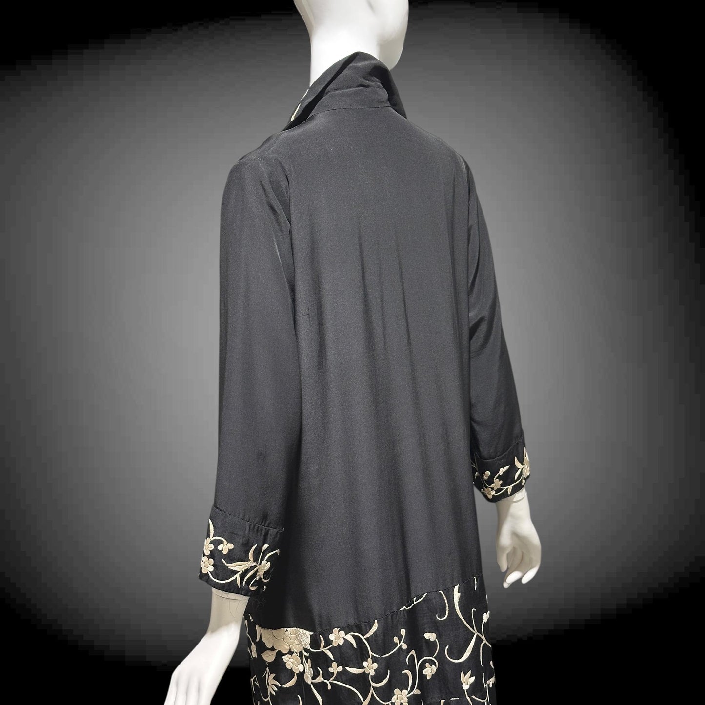 1930s vintage evening coat, Embroidered black and white flapper opera coat duster