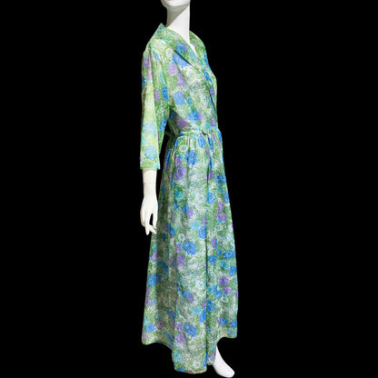 1940s vintage dressing gown robe, wrap front double breasted floral housecoat dress