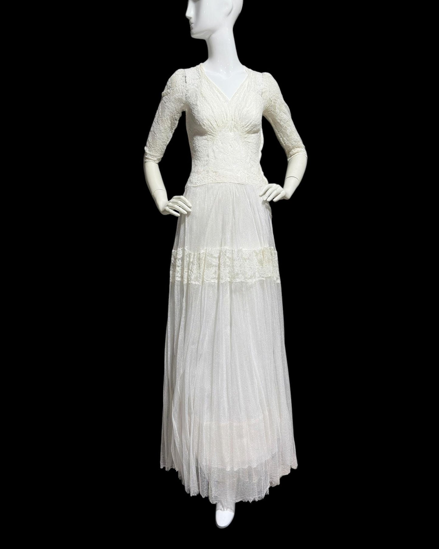 1940s vintage wedding dress, Snowy white tulle and lace sheath gown, full length Old Hollywood gown