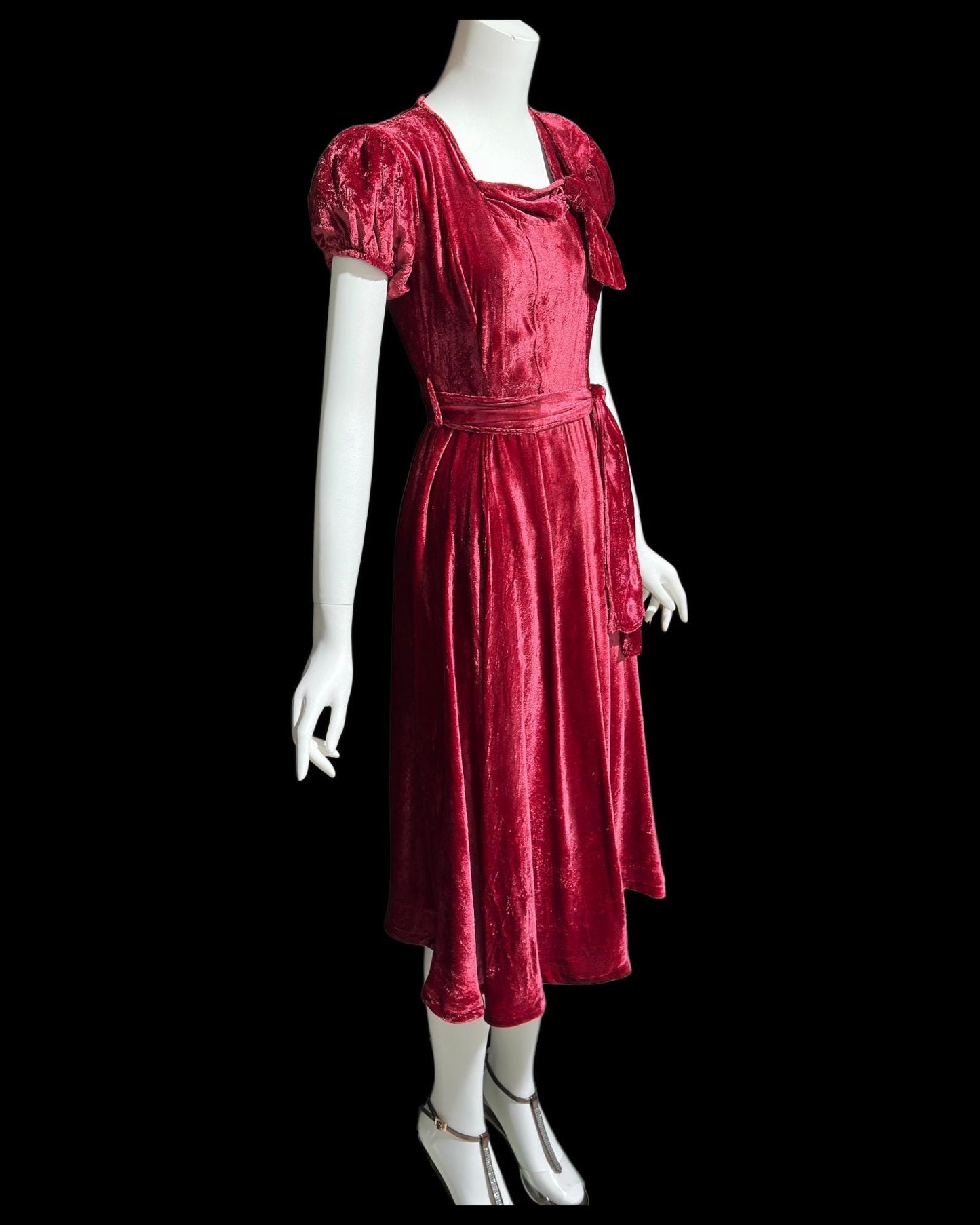 1940s vintage Cranberry red crushed velvet cocktail party dress