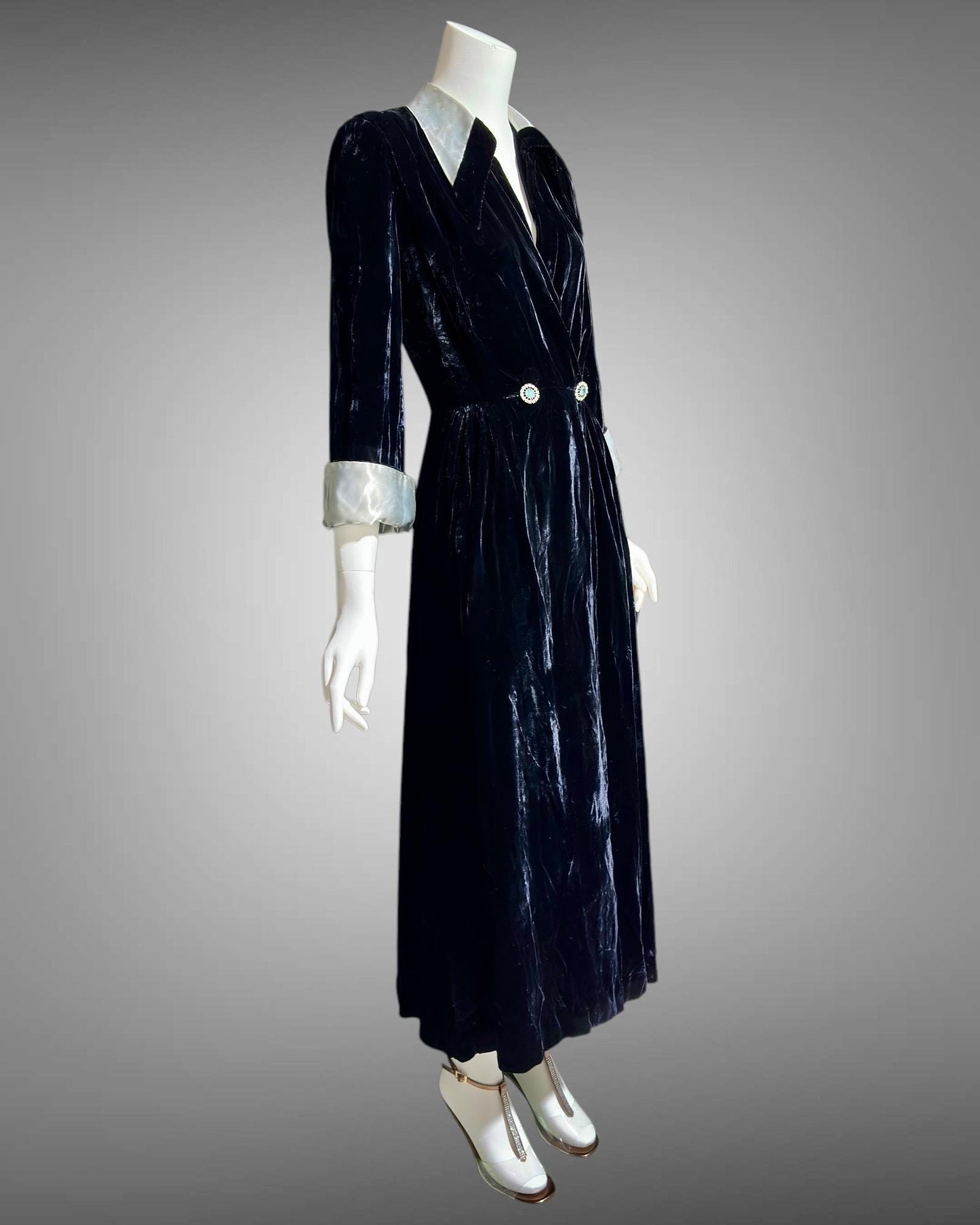 B. Cohen Vintage 1940s dressing gown robe, black velvet house dress, Double breasted