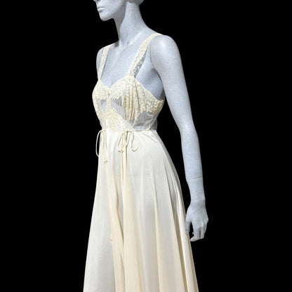 KICKERNICK Vintage 1940s Nightgown Slip dress, off White Sheer Lace full sweep lingerie dress