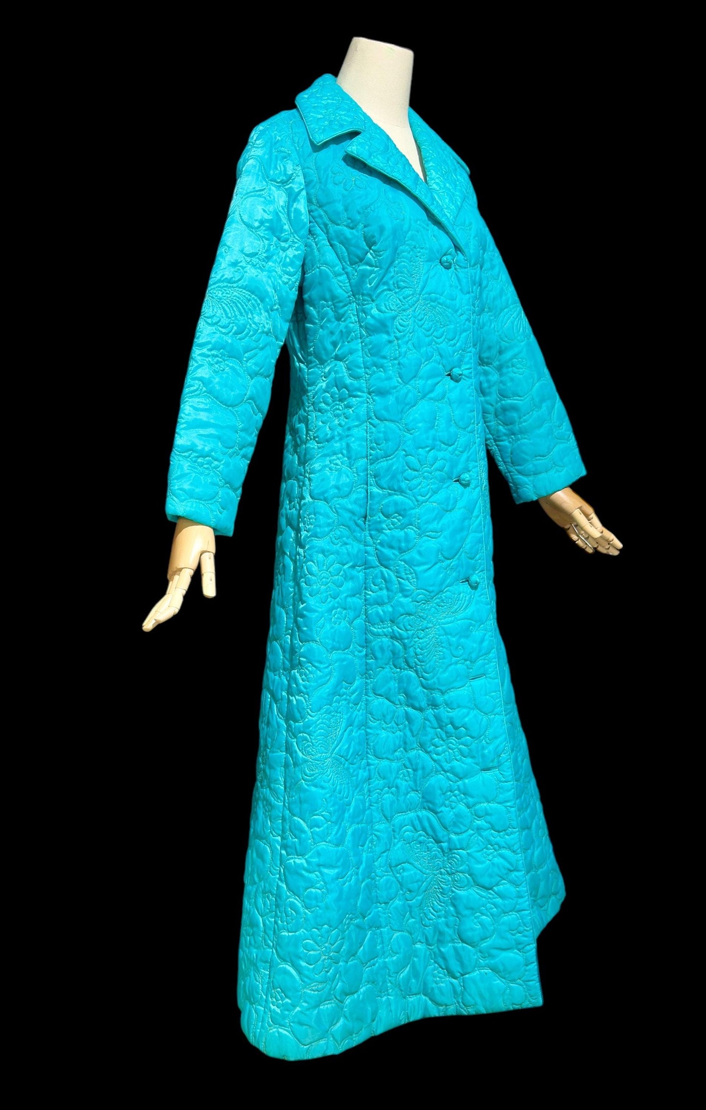 BARBARA LEE Made in Hong Kong, vintage house coat, turquoise blue quilted butterflies button front dressing gown robe