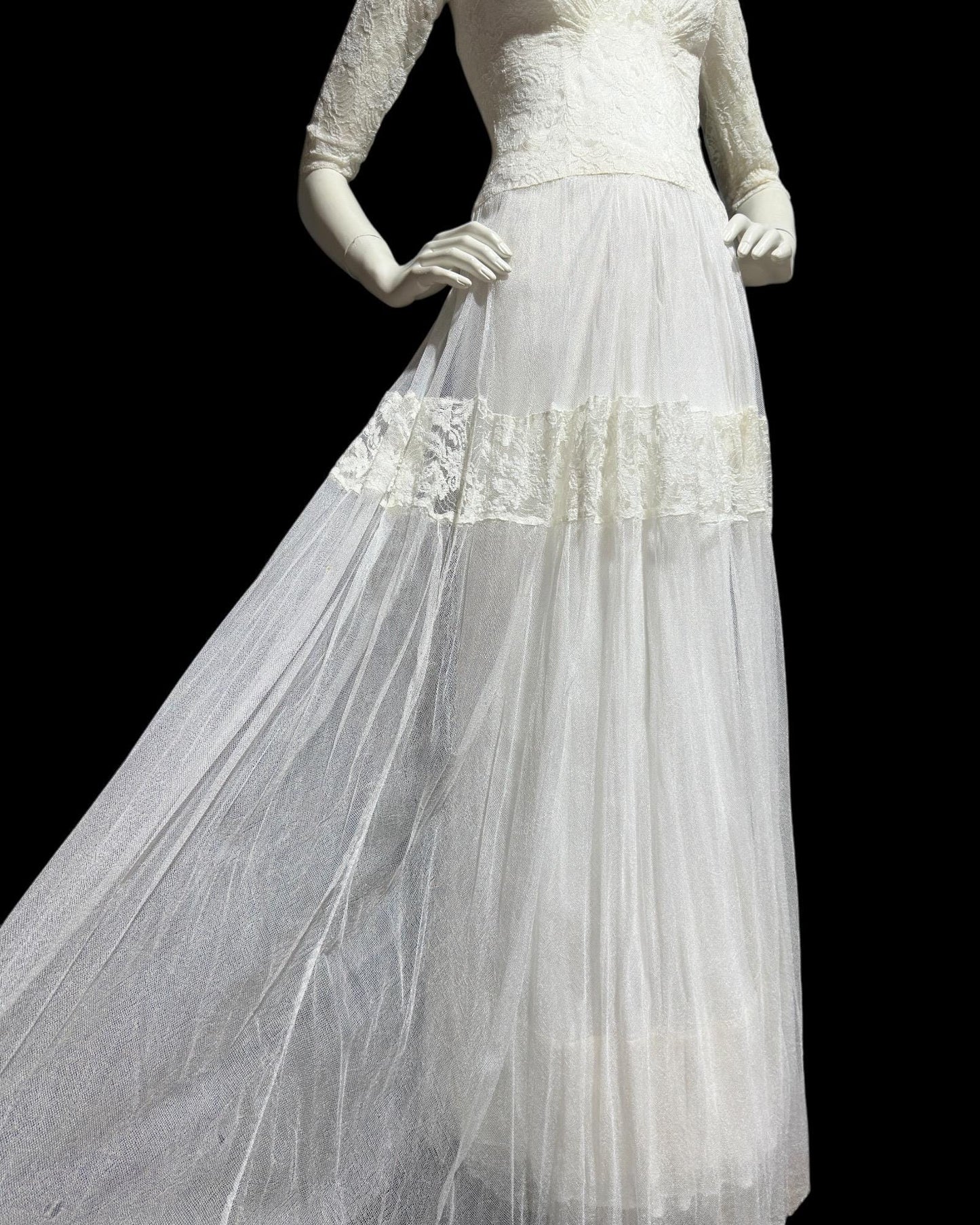 1940s vintage wedding dress, Snowy white tulle and lace sheath gown, full length Old Hollywood gown