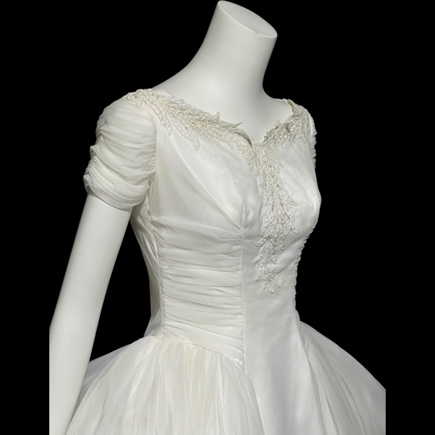 1950s vintage wedding dress, white cupcake chiffon and lace full length bridal ball gown with full skirt and train