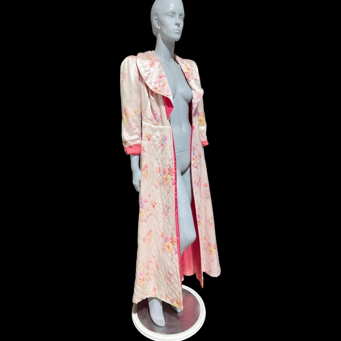 1940s Vintage Quilted Dressing Gown: White and hot pink floral satin wrap front robe