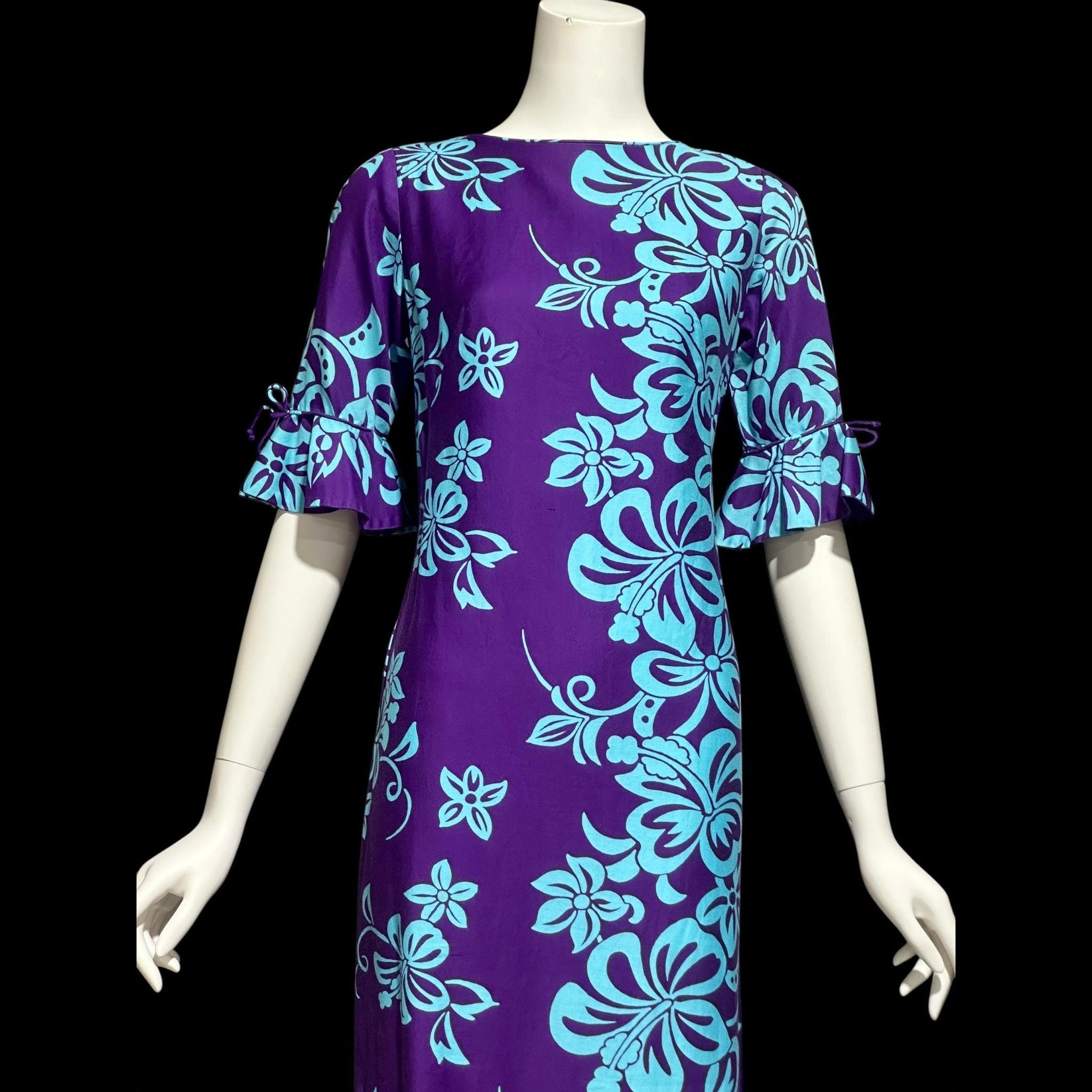 LORD & TAYLOR vintage 1960s Hawaiian evening dress, purple and blue fl