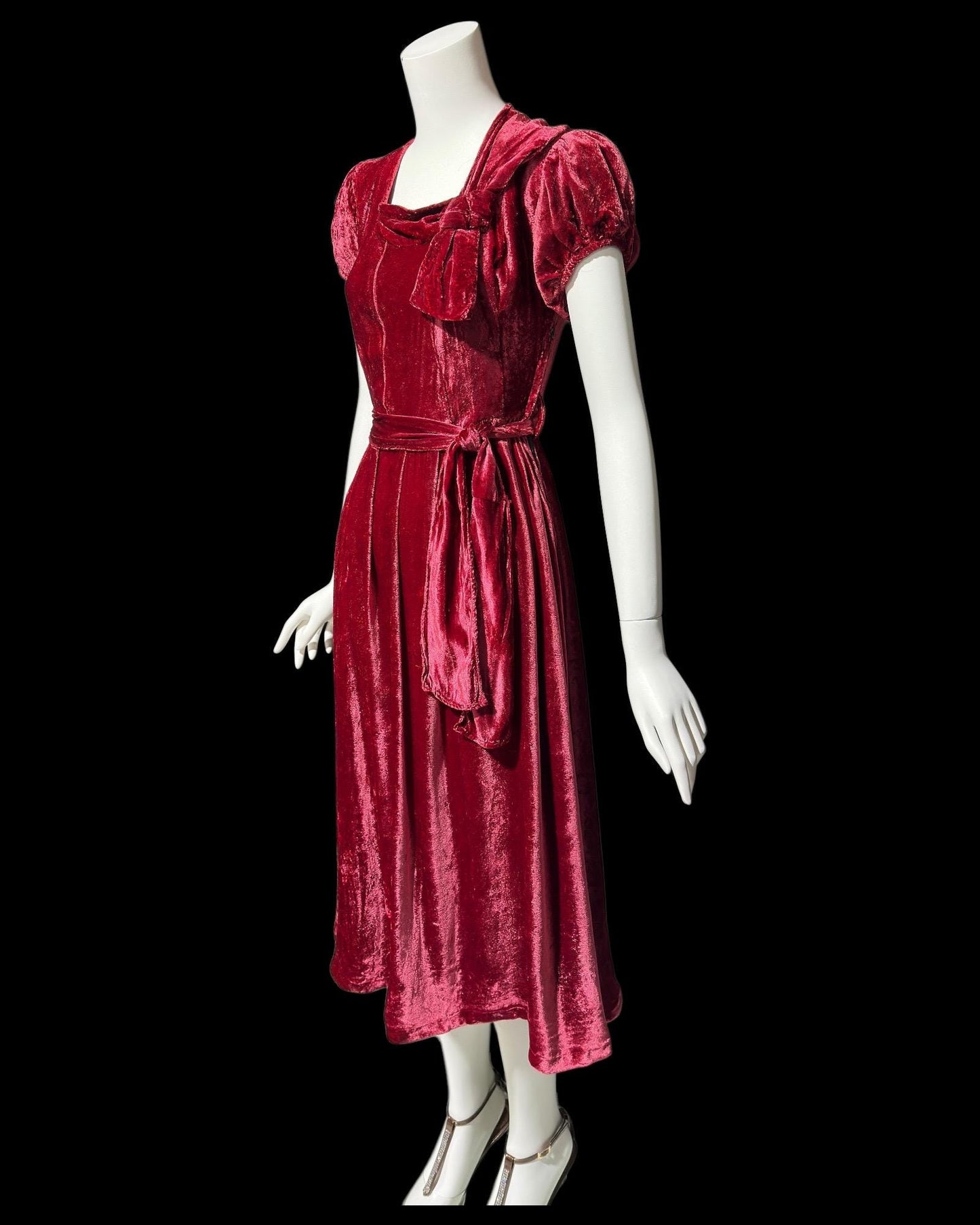 1940s vintage Cranberry red crushed velvet cocktail party dress