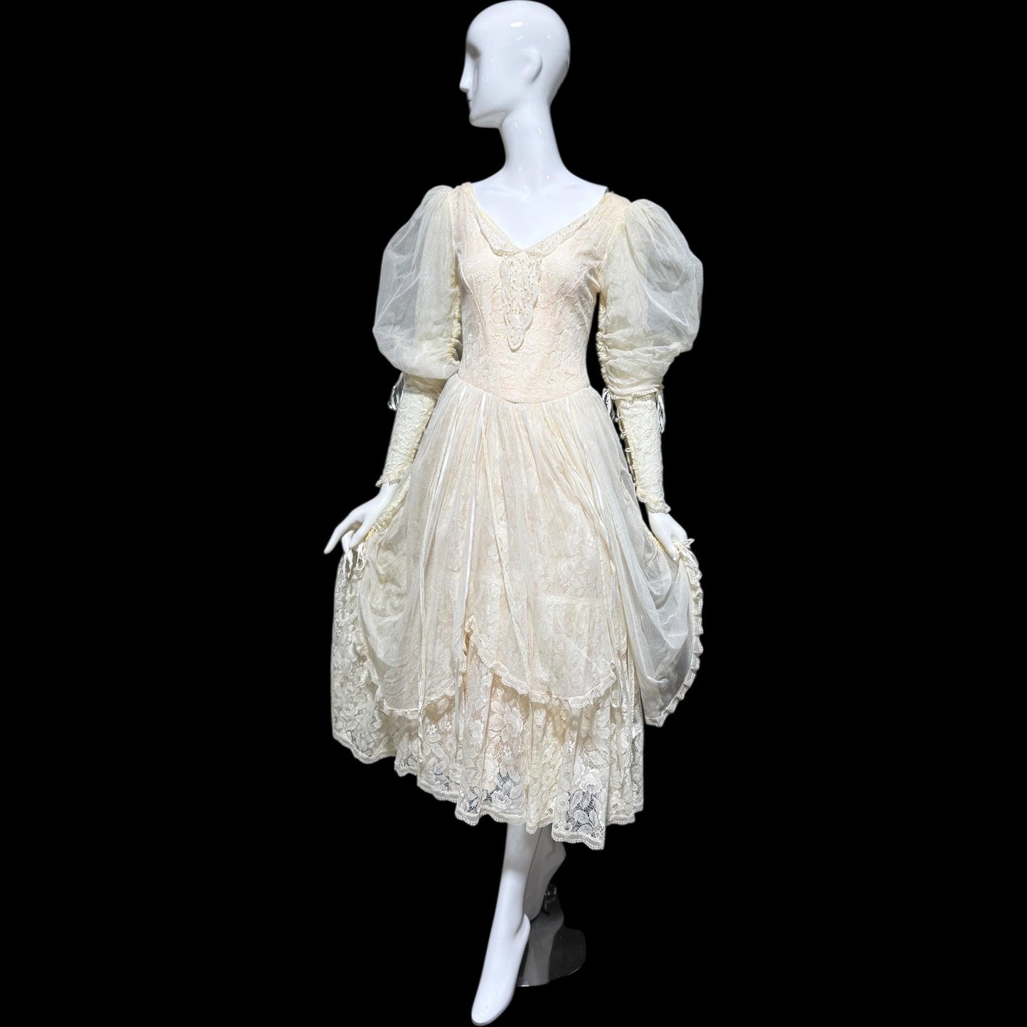 MARIANA HARDWICK vintage 1980s wedding dress, Cream lace & tulle romantic midi gown