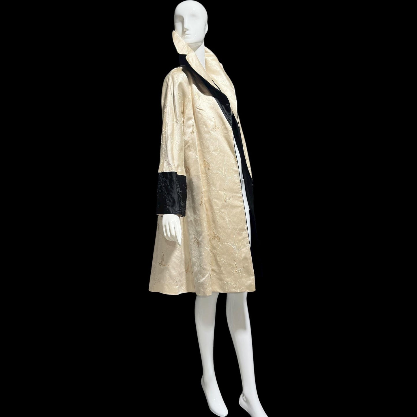1950s Vintage evening swing coat, Reversible pearl and black shiny silk damask butterfly opera coat