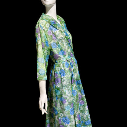 1940s vintage dressing gown robe, wrap front double breasted floral housecoat dress