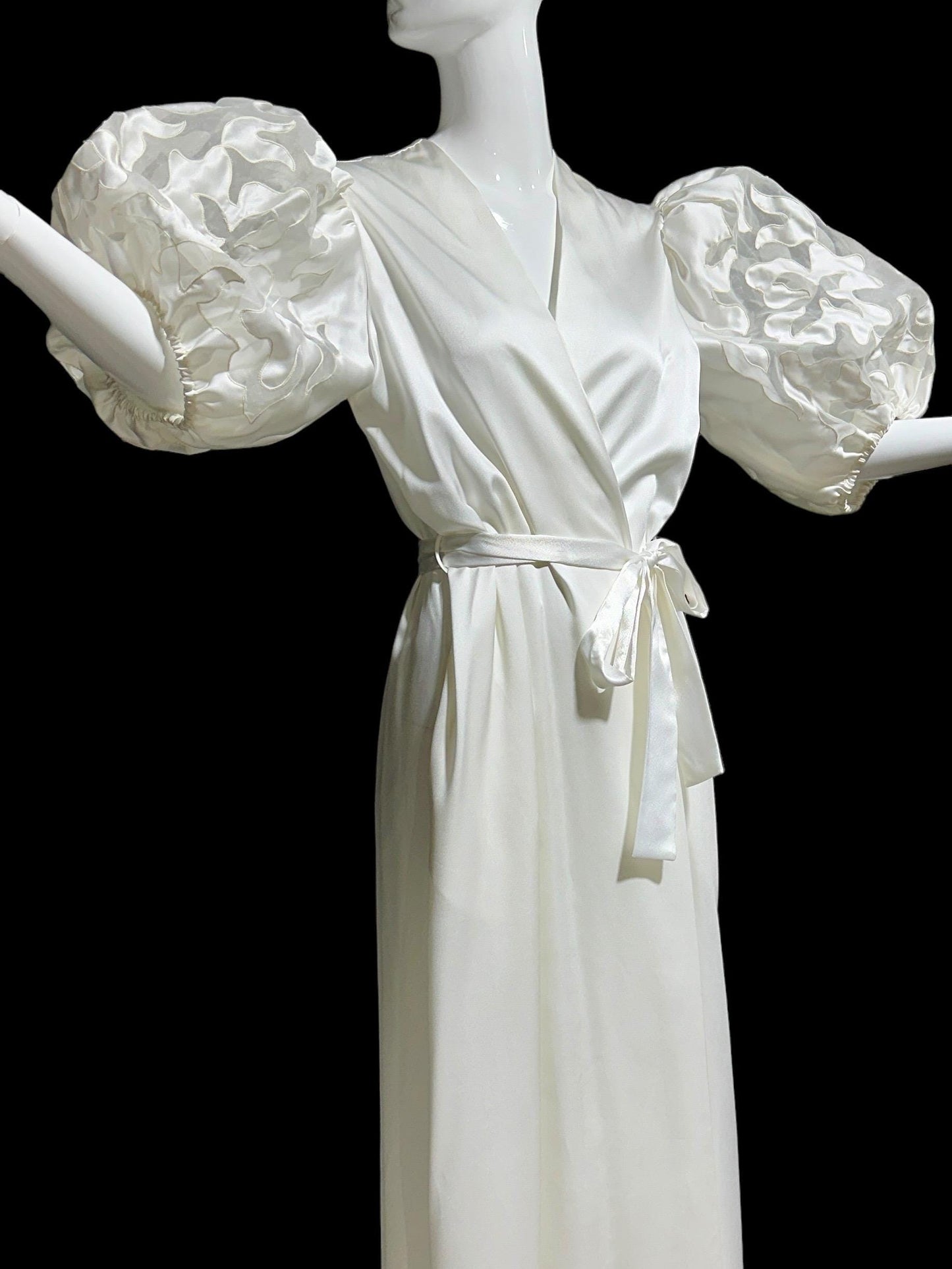 GEORGETTE TRABOLSI, 1980s Vintage dressing gown, White bridal peignoir robe, cutout puffed sleeves