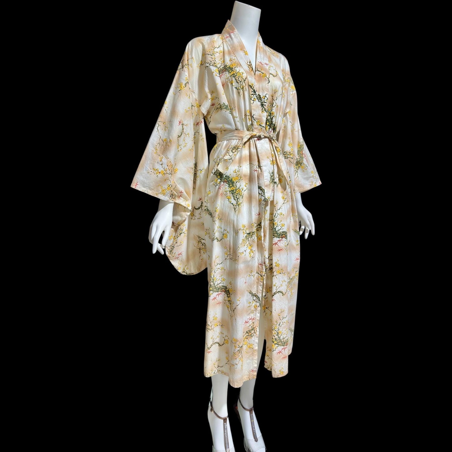 1970s vintage kimono dressing gown, Japanese summer cotton house coat robe, yellow dogwood branches