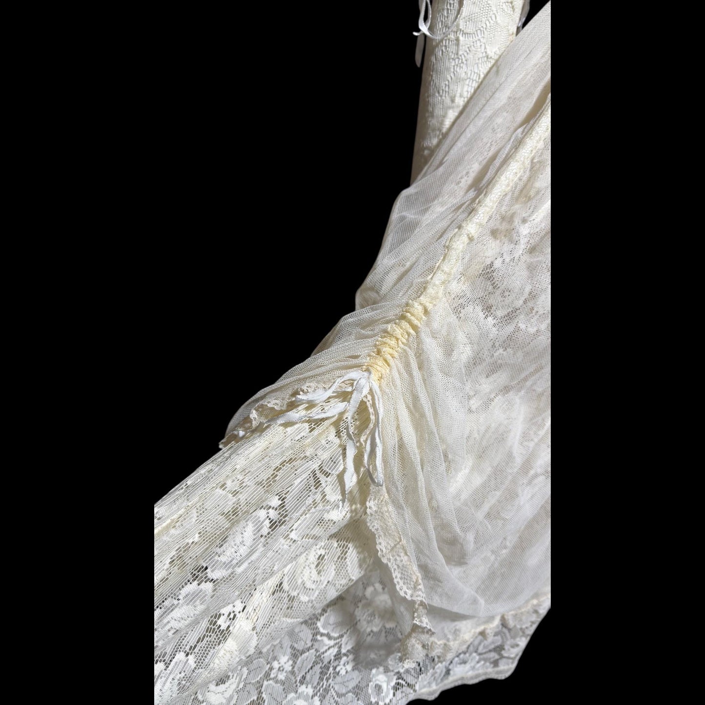 MARIANA HARDWICK vintage 1980s wedding dress, Cream lace & tulle romantic midi gown