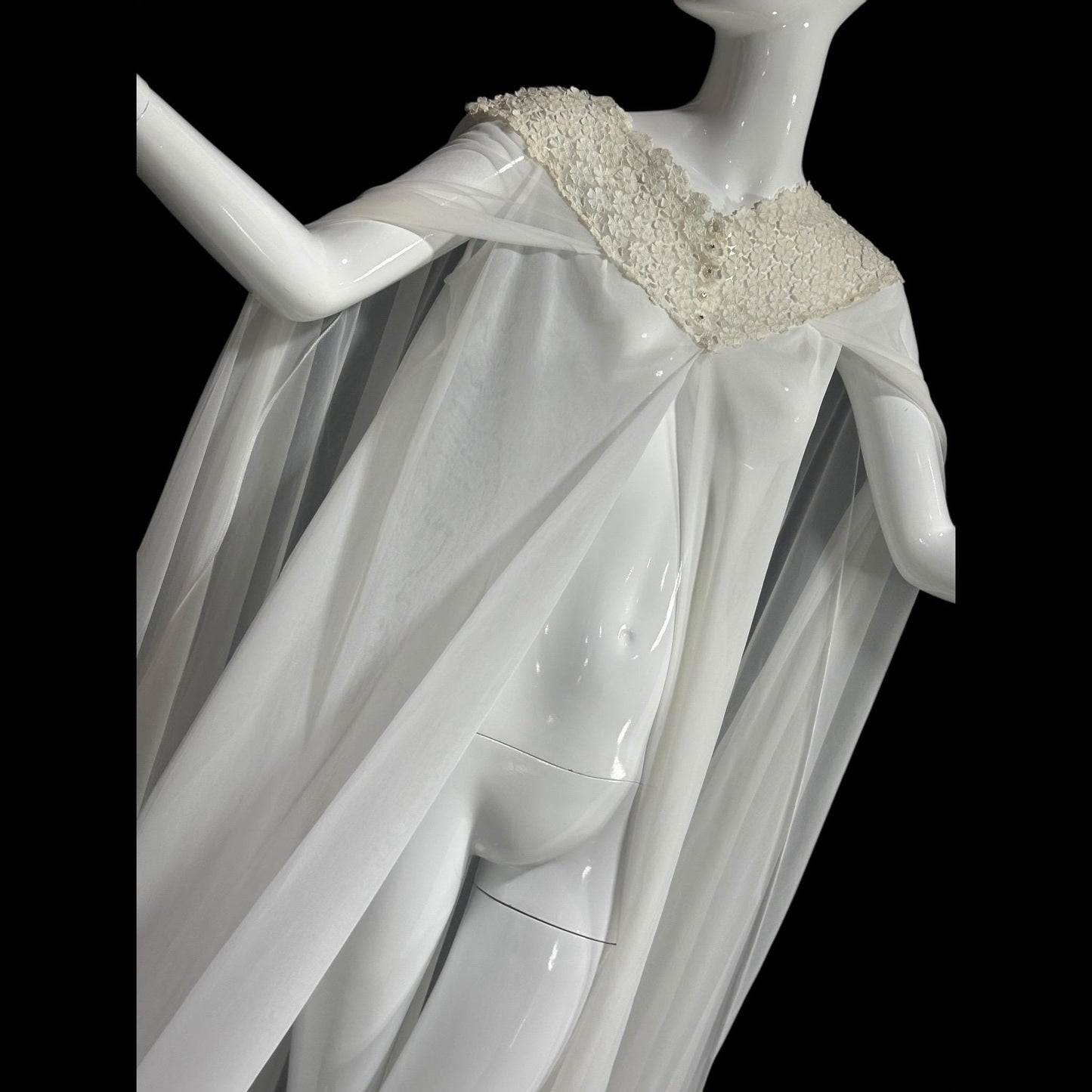 COUTURE INTERNATIONALE by Norman Hartnell, vintage dressing gown, 1960s sheer double chiffon white robe