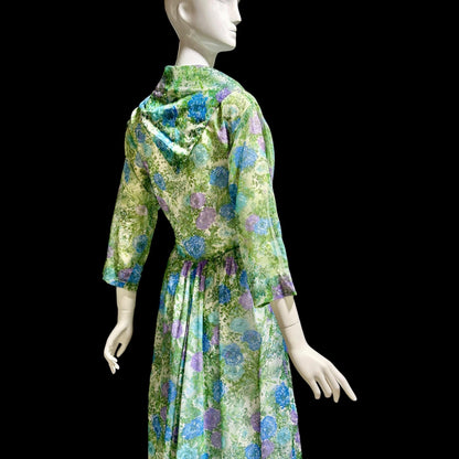 1940s vintage dressing gown robe, wrap front double breasted floral housecoat dress