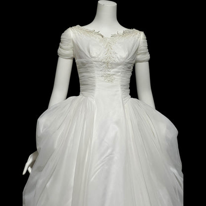1950s vintage wedding dress, white cupcake chiffon and lace full length bridal ball gown with full skirt and train