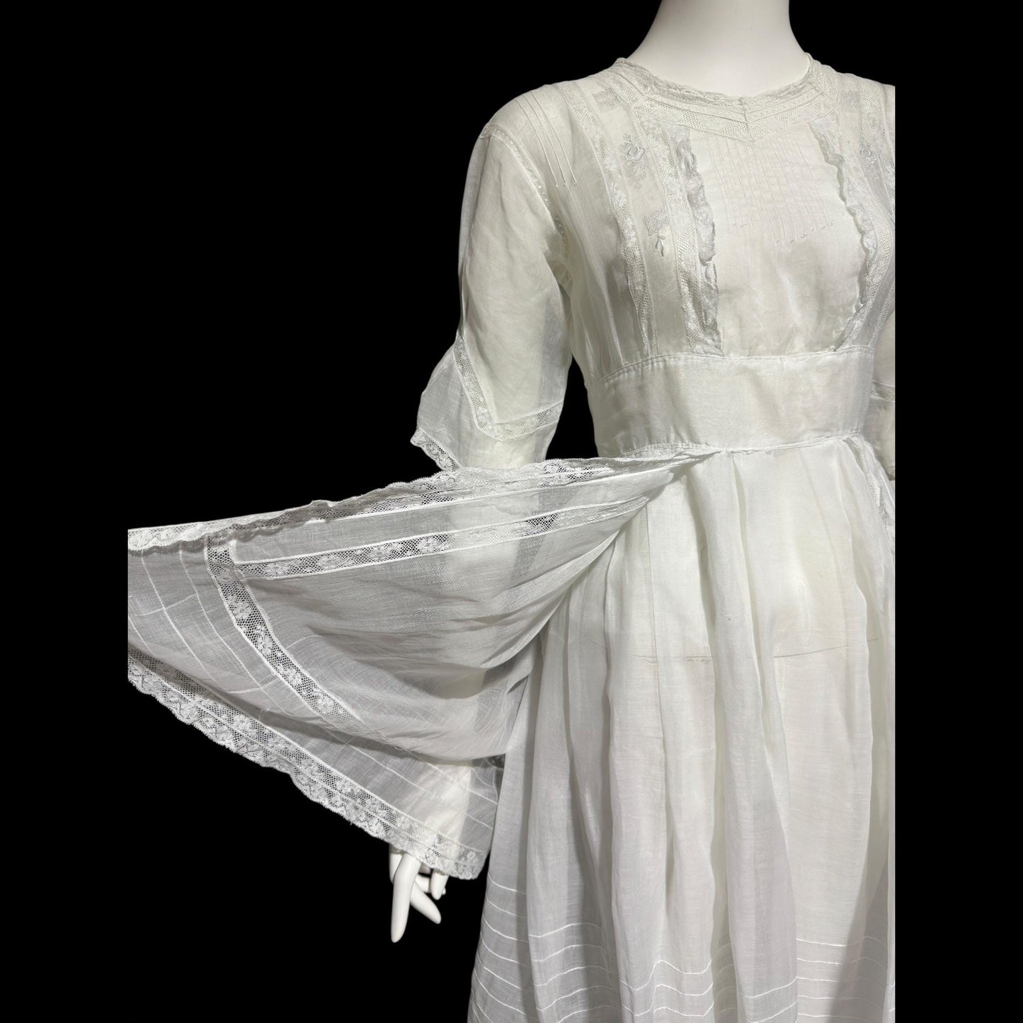 1900s Antique Victorian wedding dress, vintage white batiste cotton lawn gown, Edwardian day dress