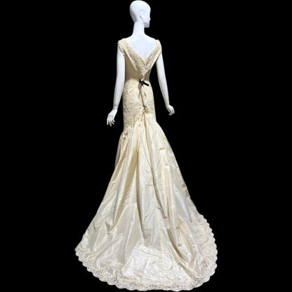 1980s Custom Made vintage wedding dress, dated 1989, Cream lace beads silk mermaid gown