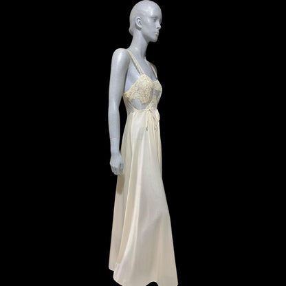 KICKERNICK Vintage 1940s Nightgown Slip dress, off White Sheer Lace full sweep lingerie dress