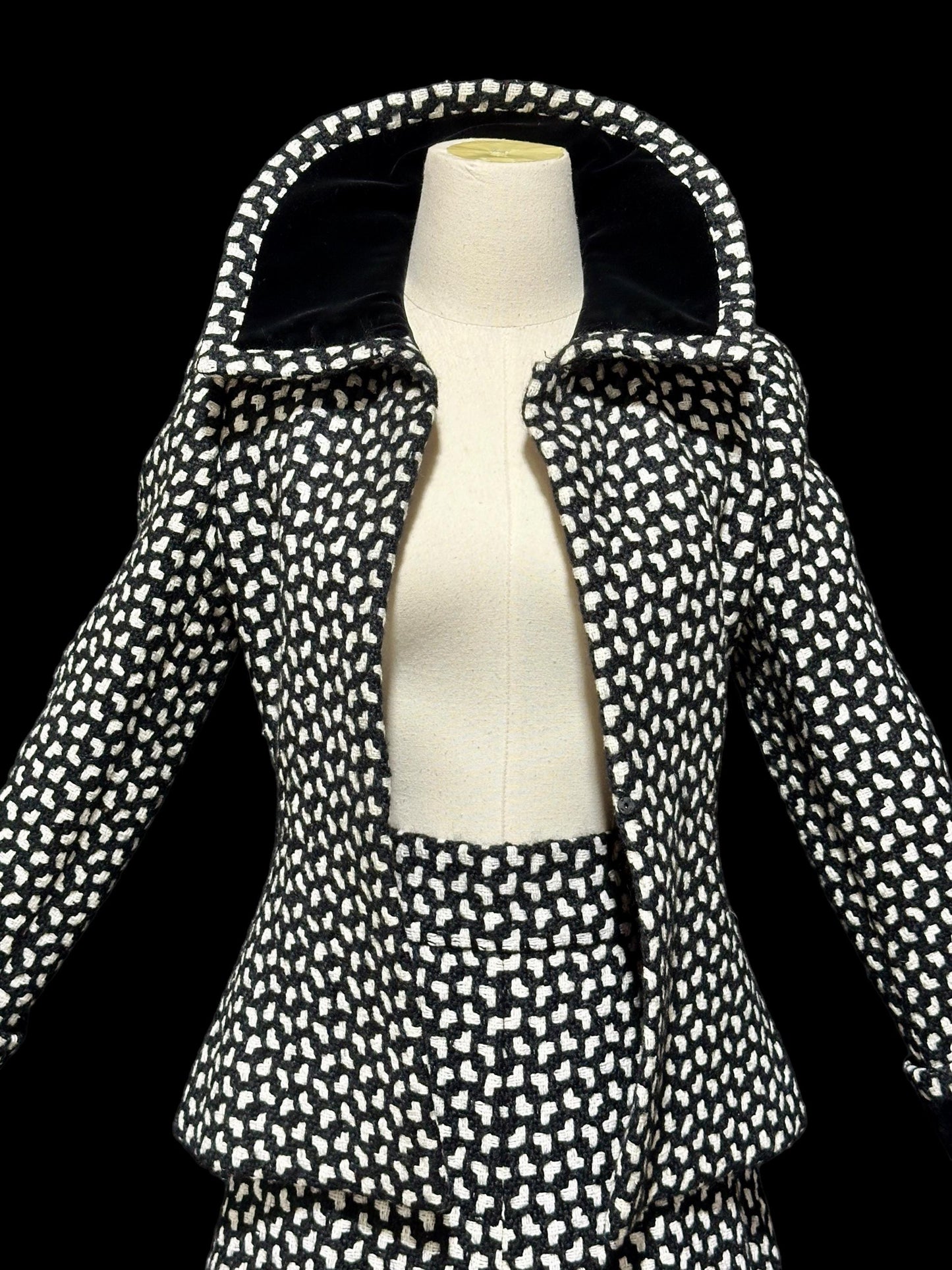 ARNOLD SCAASI COUTURE jacket skirt suit set, 1970s business suit, Black white houndstooth