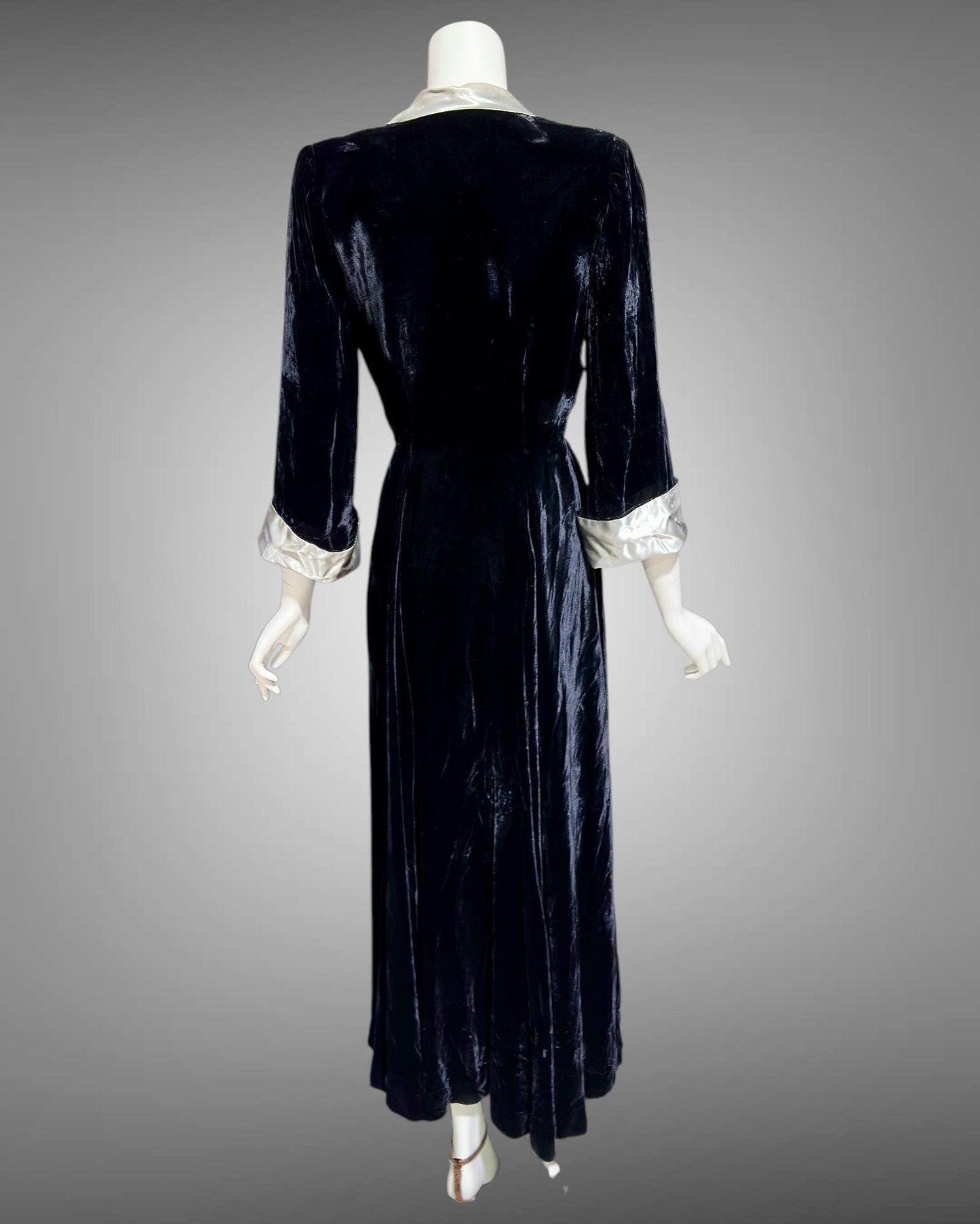 B. Cohen Vintage 1940s dressing gown robe, black velvet house dress, Double breasted