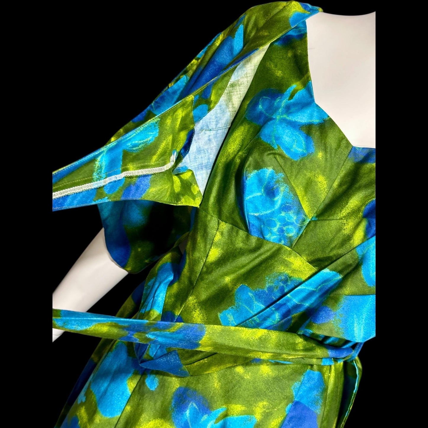 LORD & TAYLOR, 1960s Vintage bombshell Hawaiian dress, wrap cotton maxi dress, blue green floral