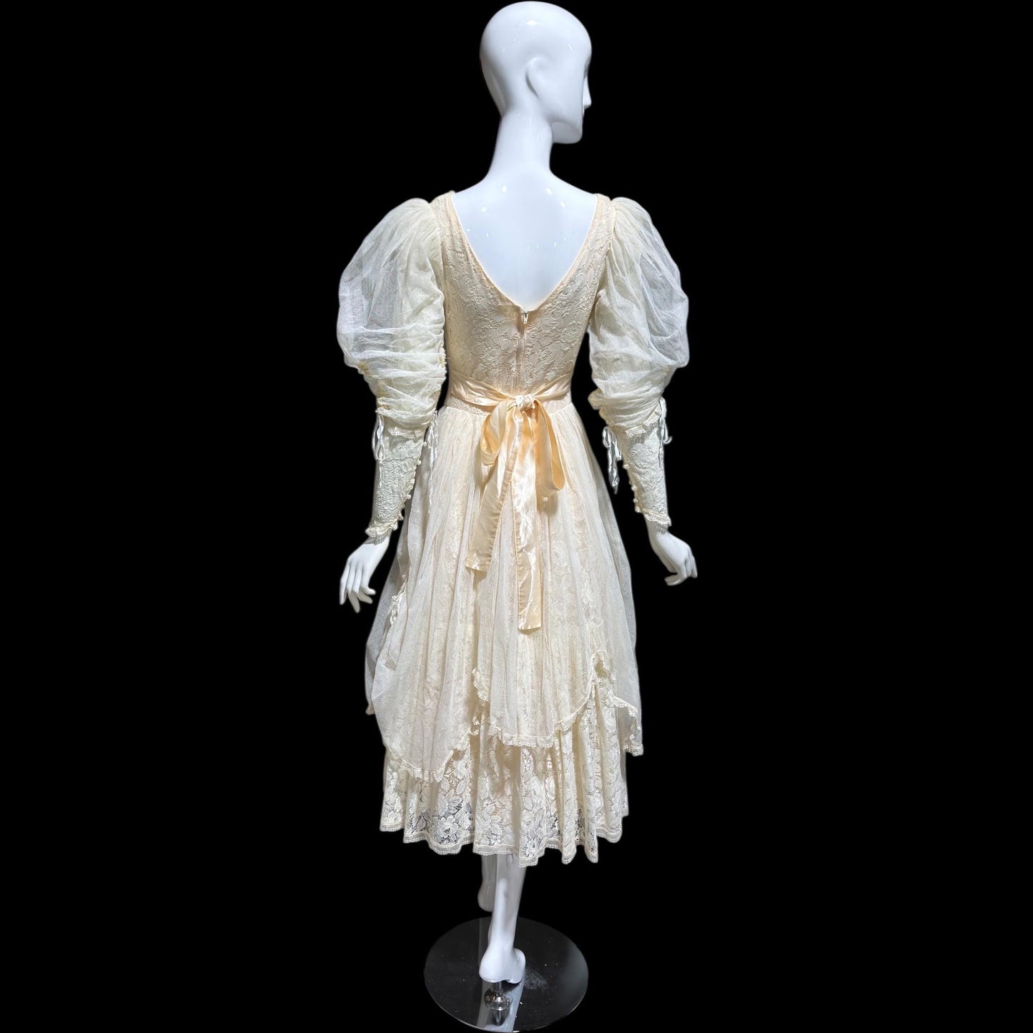 MARIANA HARDWICK vintage 1980s wedding dress, Cream lace & tulle romantic midi gown