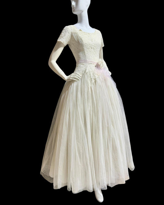 1950s vintage wedding dress, white cupcake full length bridal ball gown with full skirt