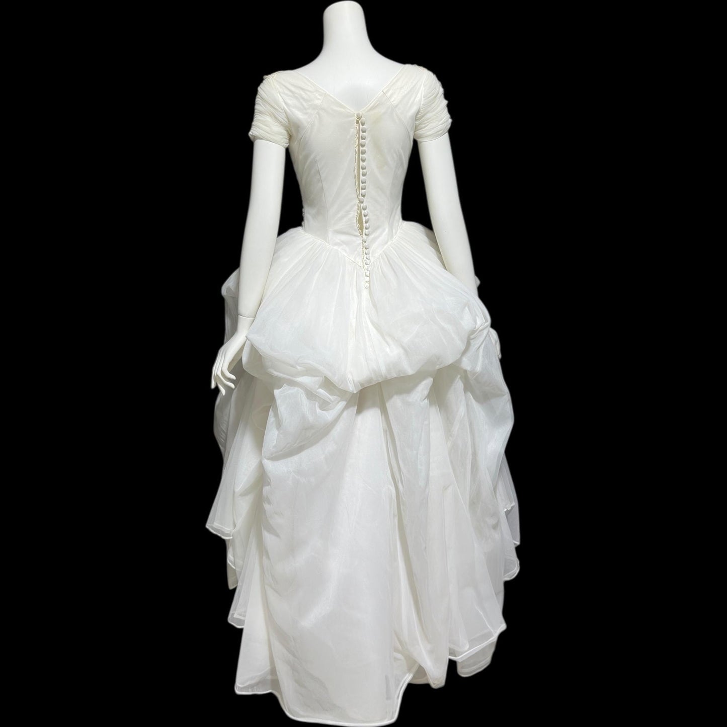 1950s vintage wedding dress, white cupcake chiffon and lace full length bridal ball gown with full skirt and train