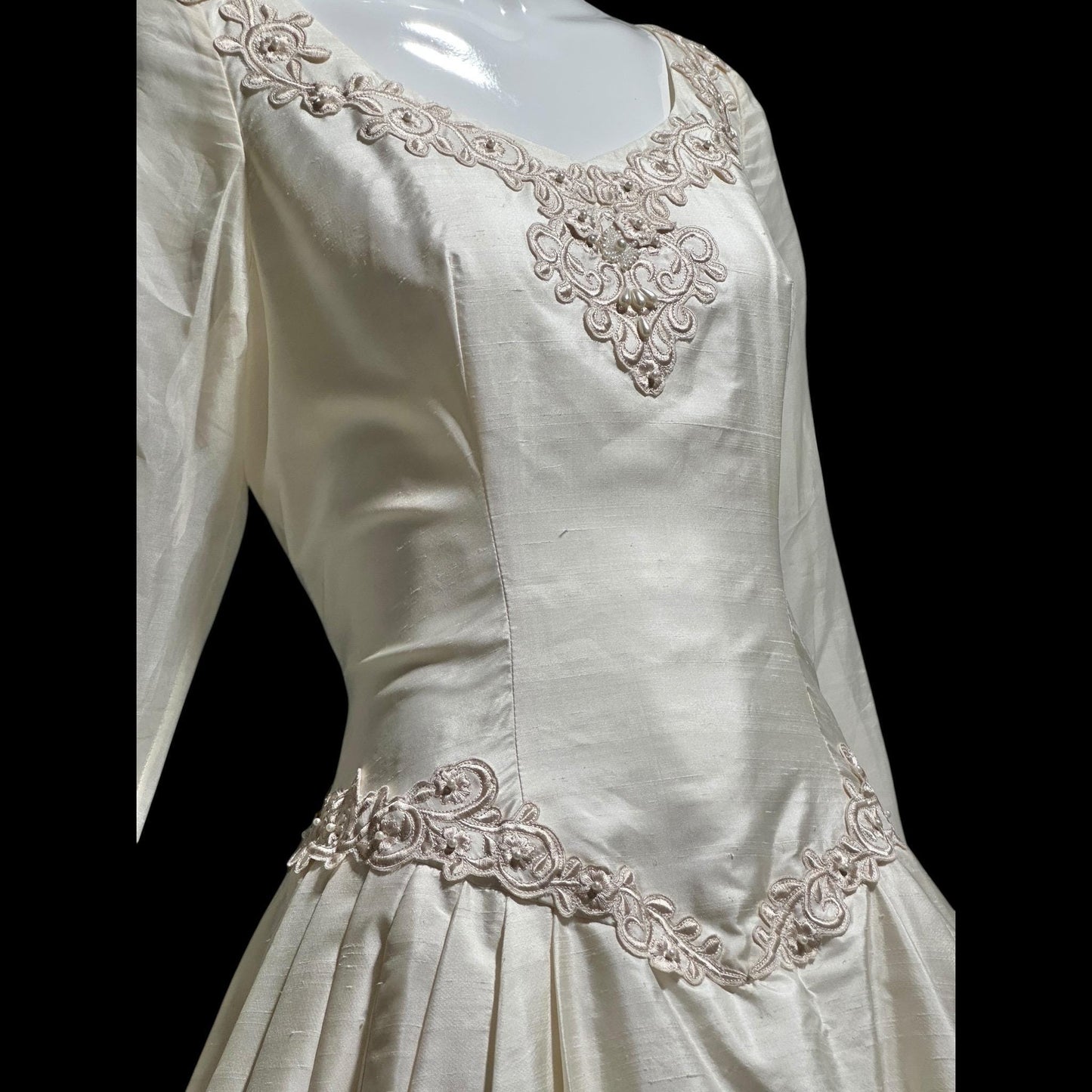 ST PUCCHI vintage 1980s wedding dress, Avine Perucchi, The BACK! white 100% Thai silk ball gown