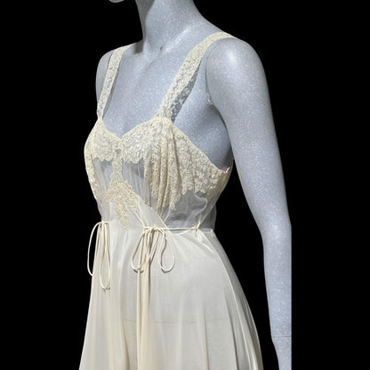 KICKERNICK Vintage 1940s Nightgown Slip dress, off White Sheer Lace full sweep lingerie dress