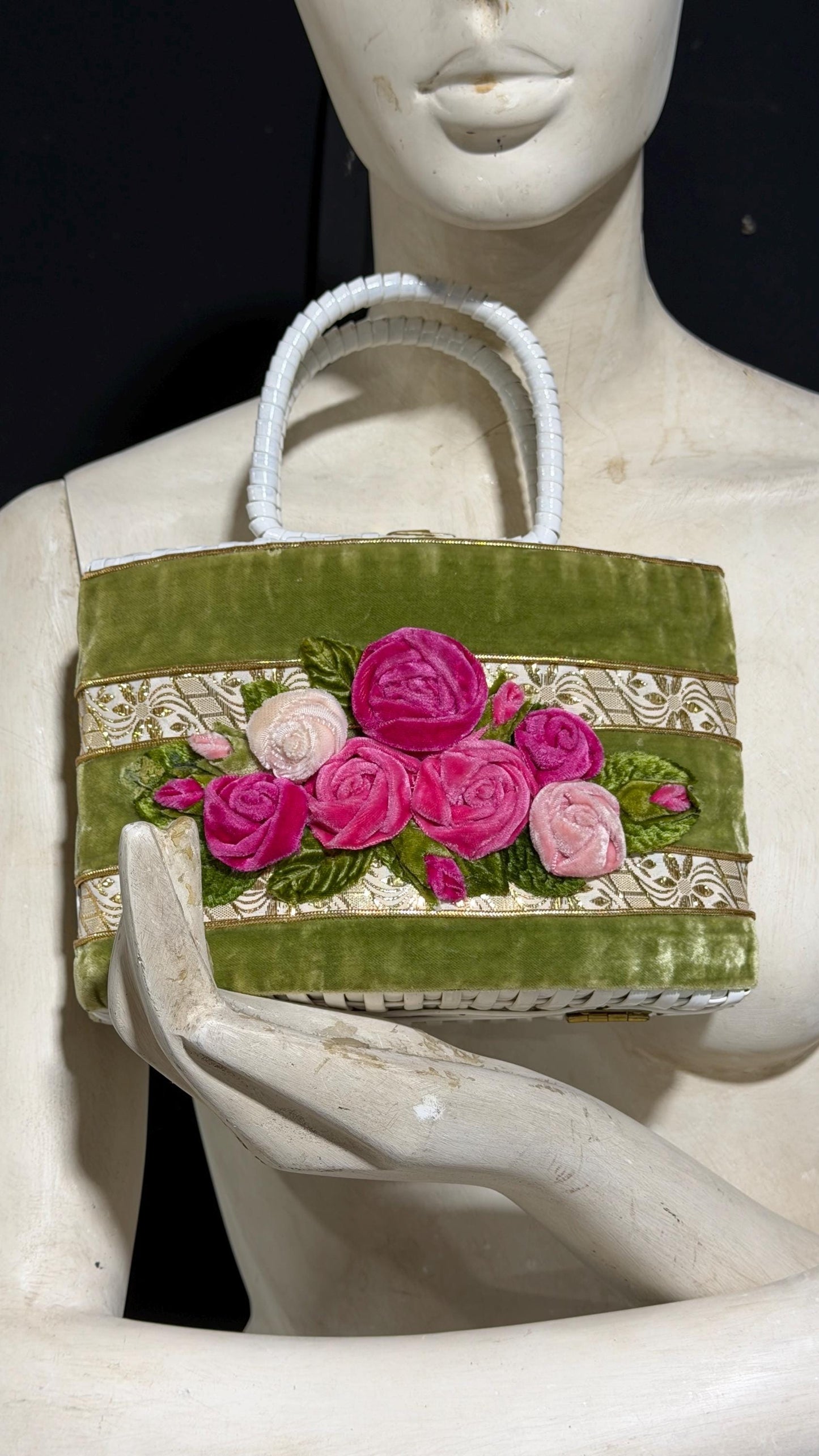 1950s vintage handbag purse, White straw with 3D velvet roses top handle basket purse
