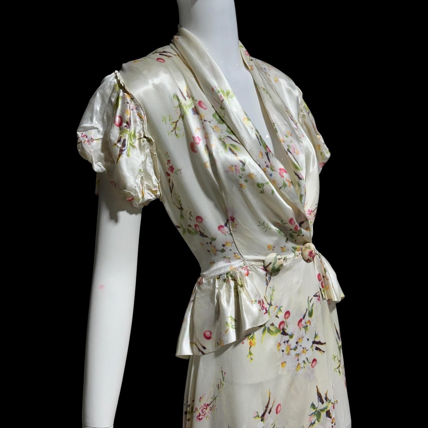 MISS ELAINE vintage 1940s Dressing Gown Robe, Shiny Satin floral Wrap Housecoat Lingerie Dress