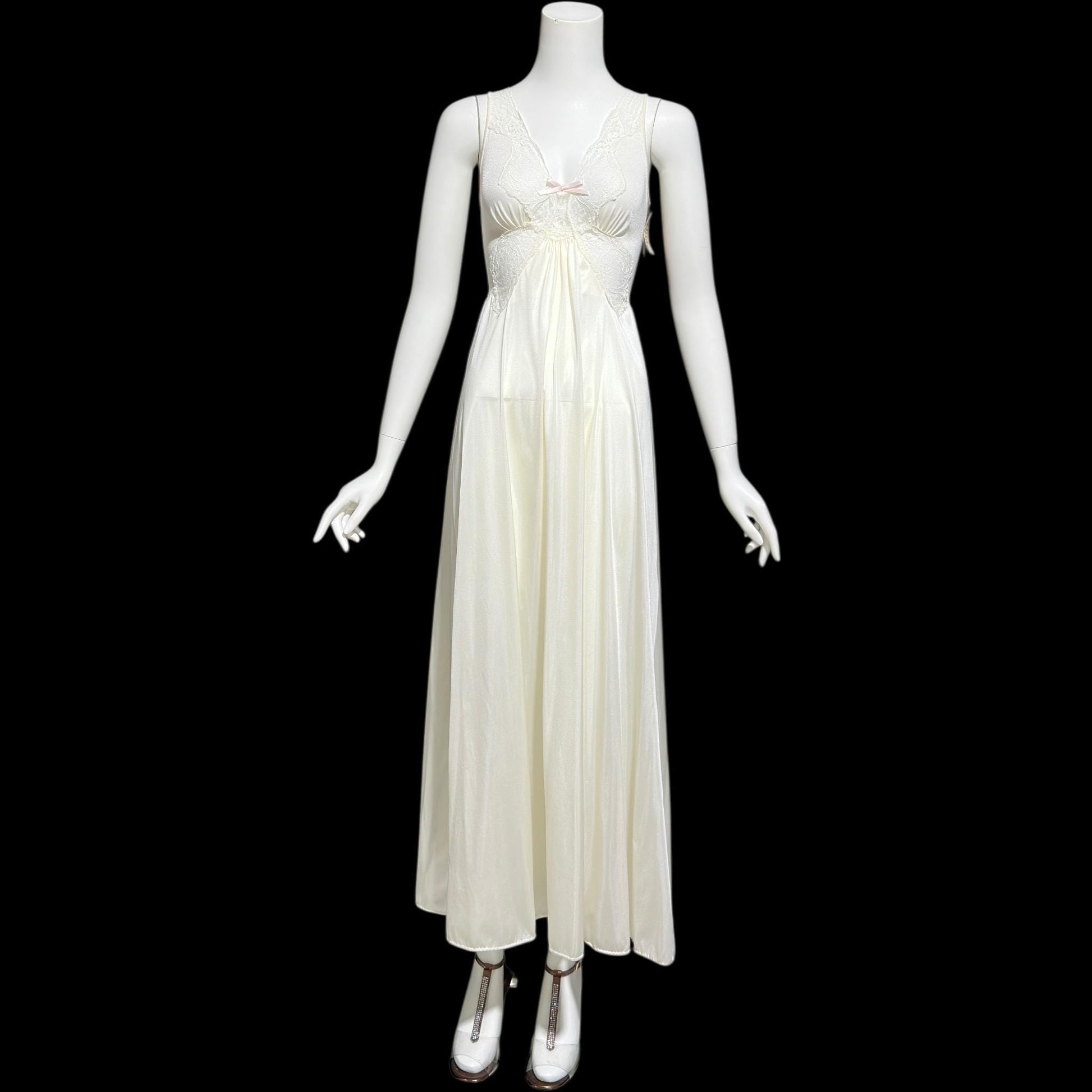 OLGA vintage 1970s nightgown, #92097 Bodysilk Creamy White full sweep night gown dress